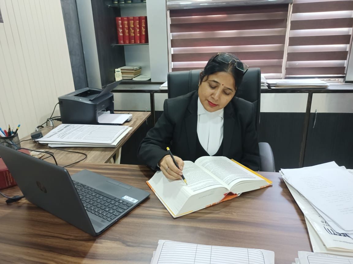 Top Best Female Advocate in Chandigarh